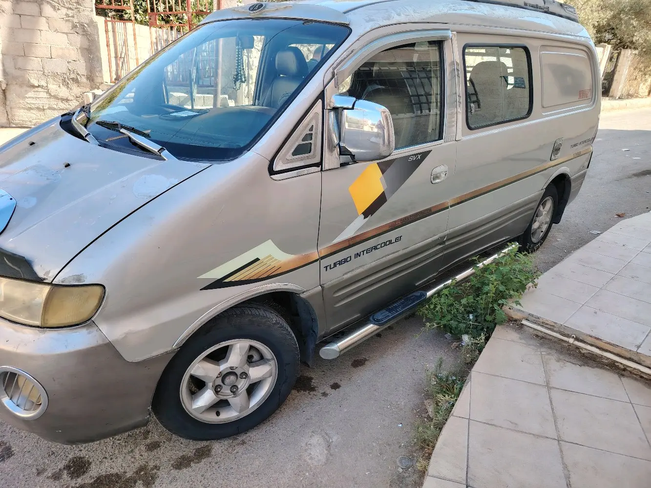 باص ستاركس للبيع موديل 2003