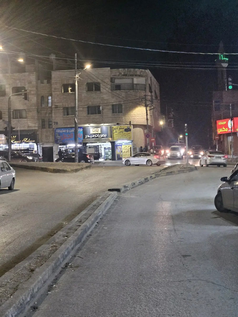 محل ملابس / نوڨيتيه للبيع