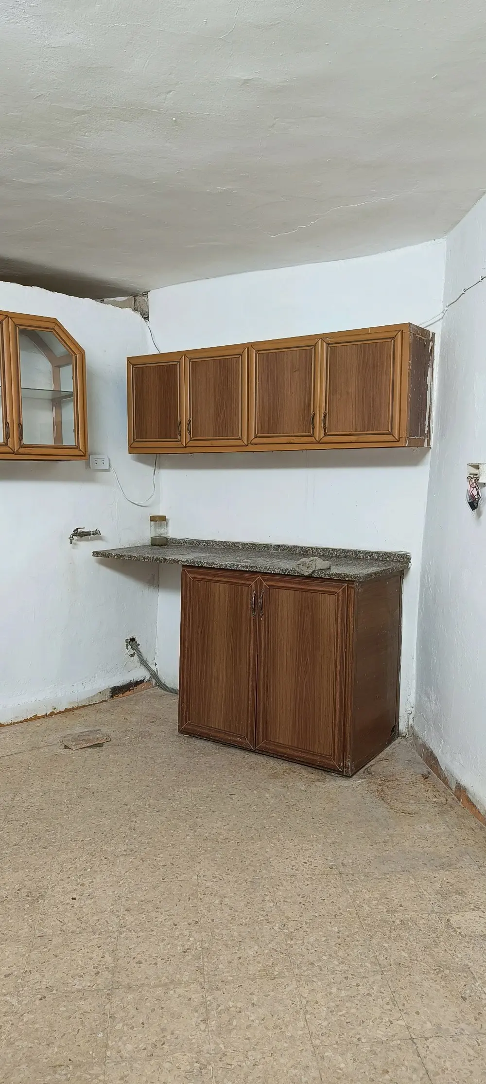 شقة للايجار / الهاشمي الشمالي