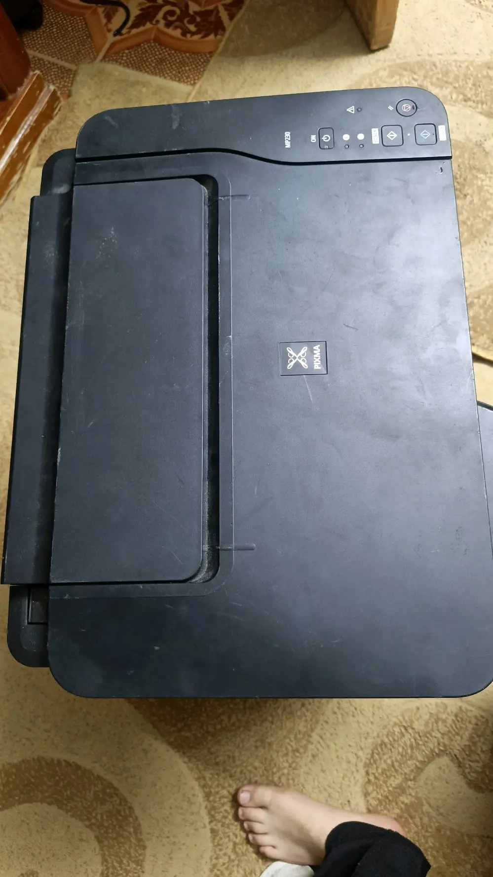 حاسوب hp و طابعة canon