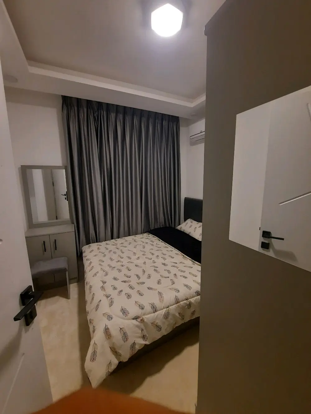 للاستثمار استوديوهات طلابيه مؤجره جاهزه بعقد سنوي