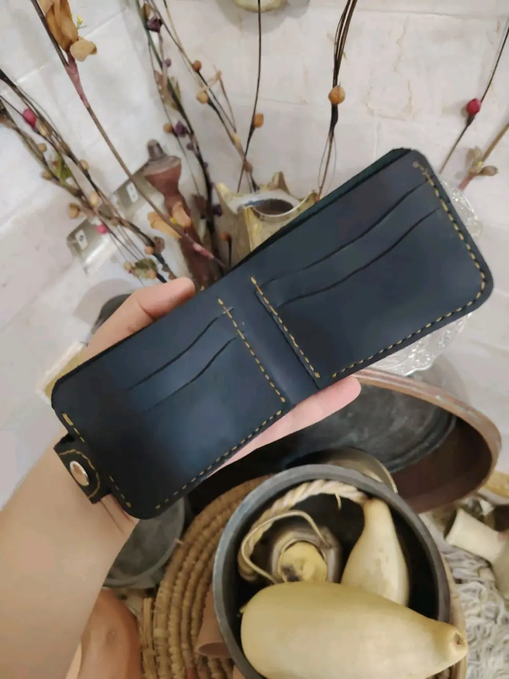 محافظ جلد طبيعي يدوي