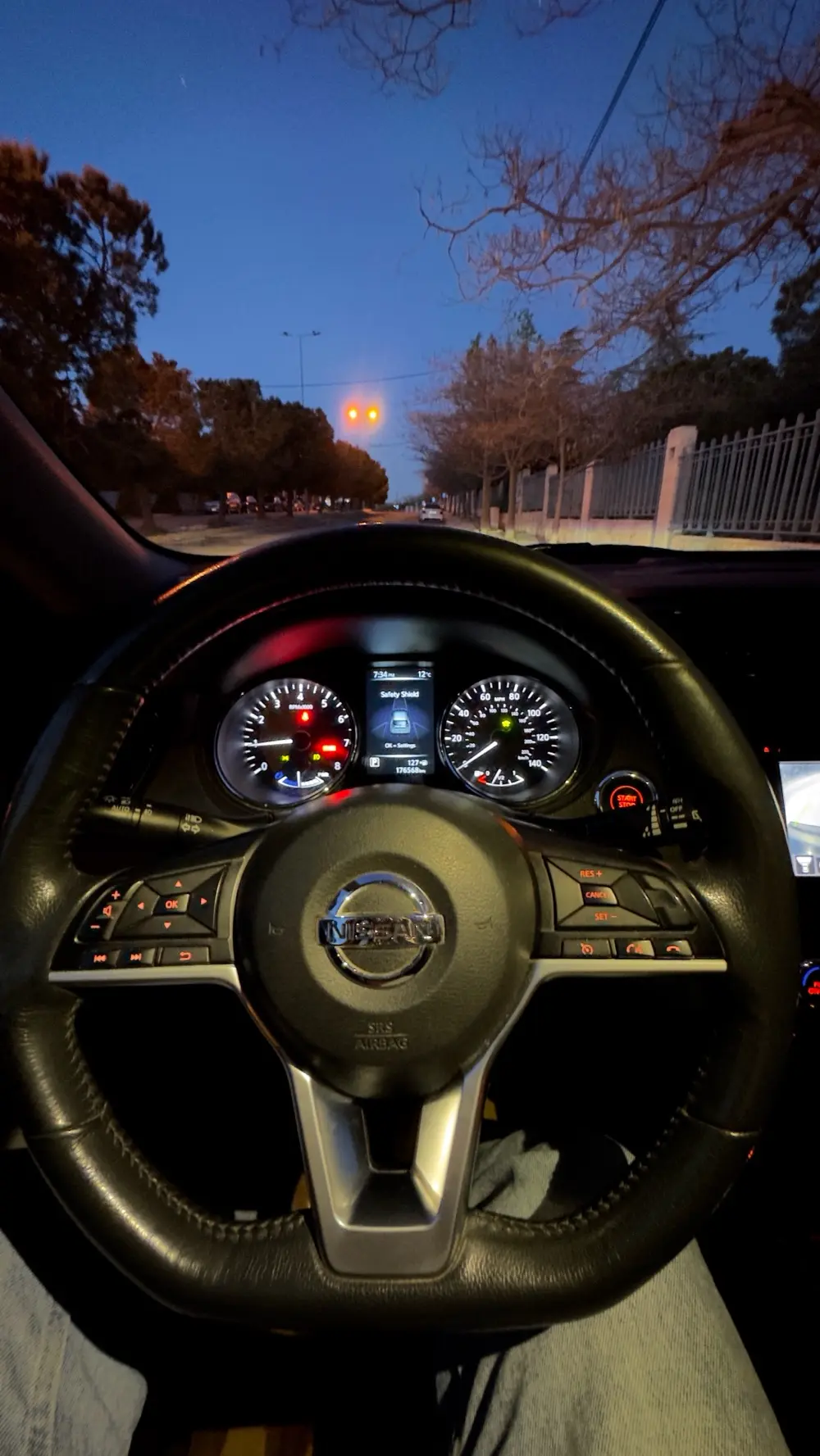 نيسان روج هايبرد 2017 للبيع بسعر مغري جداً !!!