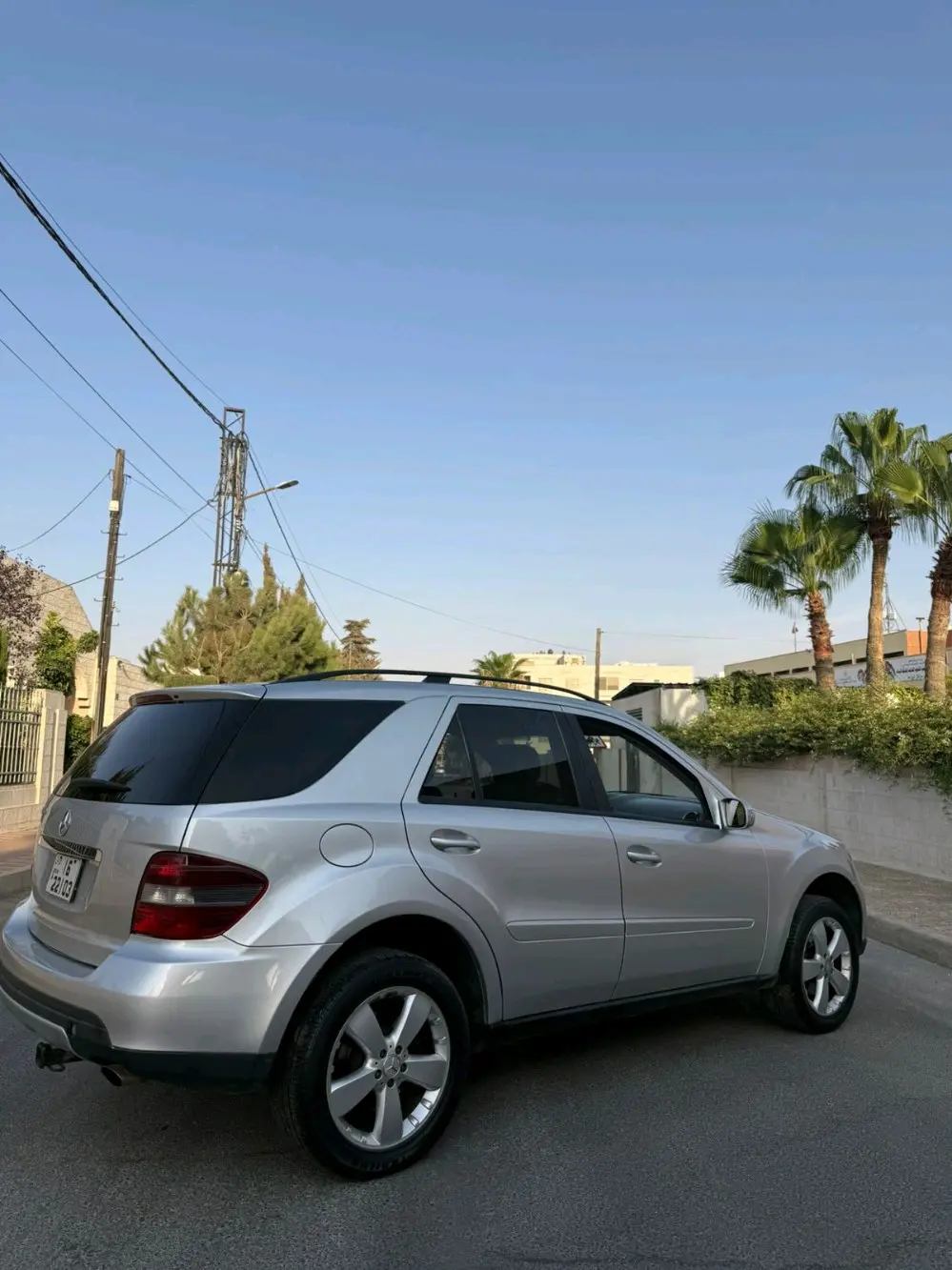Mercedes Benz ML350مرسيدس ML350 موديل 2006 بحالة ممتازة جدًا من الداخل والخارج، س