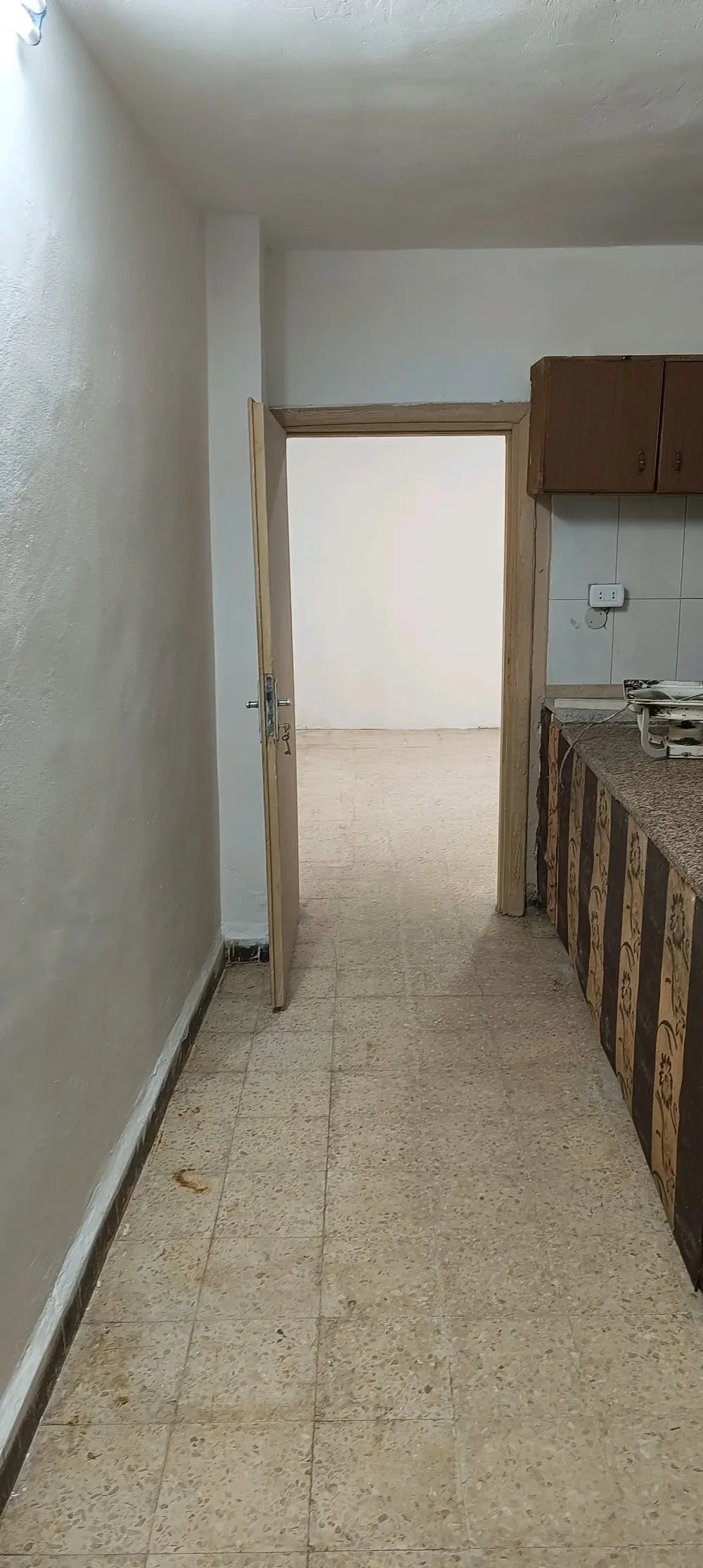 شقة للايجار / الهاشمي الشمالي