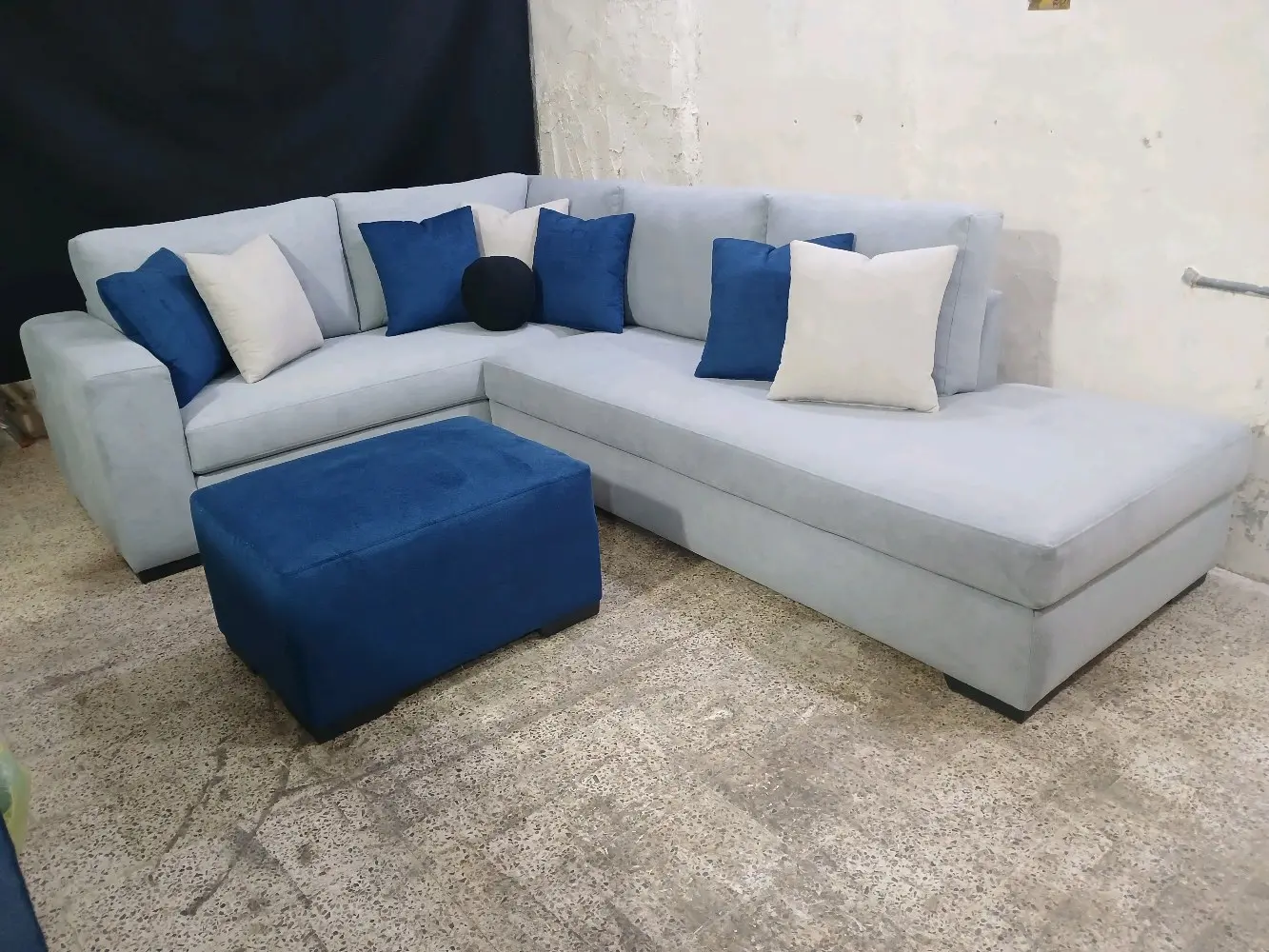 🧵🪡 مشغل بيت التنجيد 🪡🛋️نقوم بـ تنجيد وتفصيل الكنب والكورنرات والتخت بجميع الأشكال