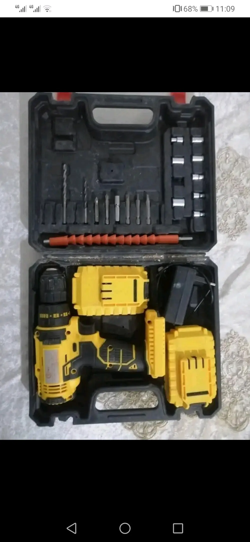 معدات يديوية ومروحتين للبيع بسعر مغري