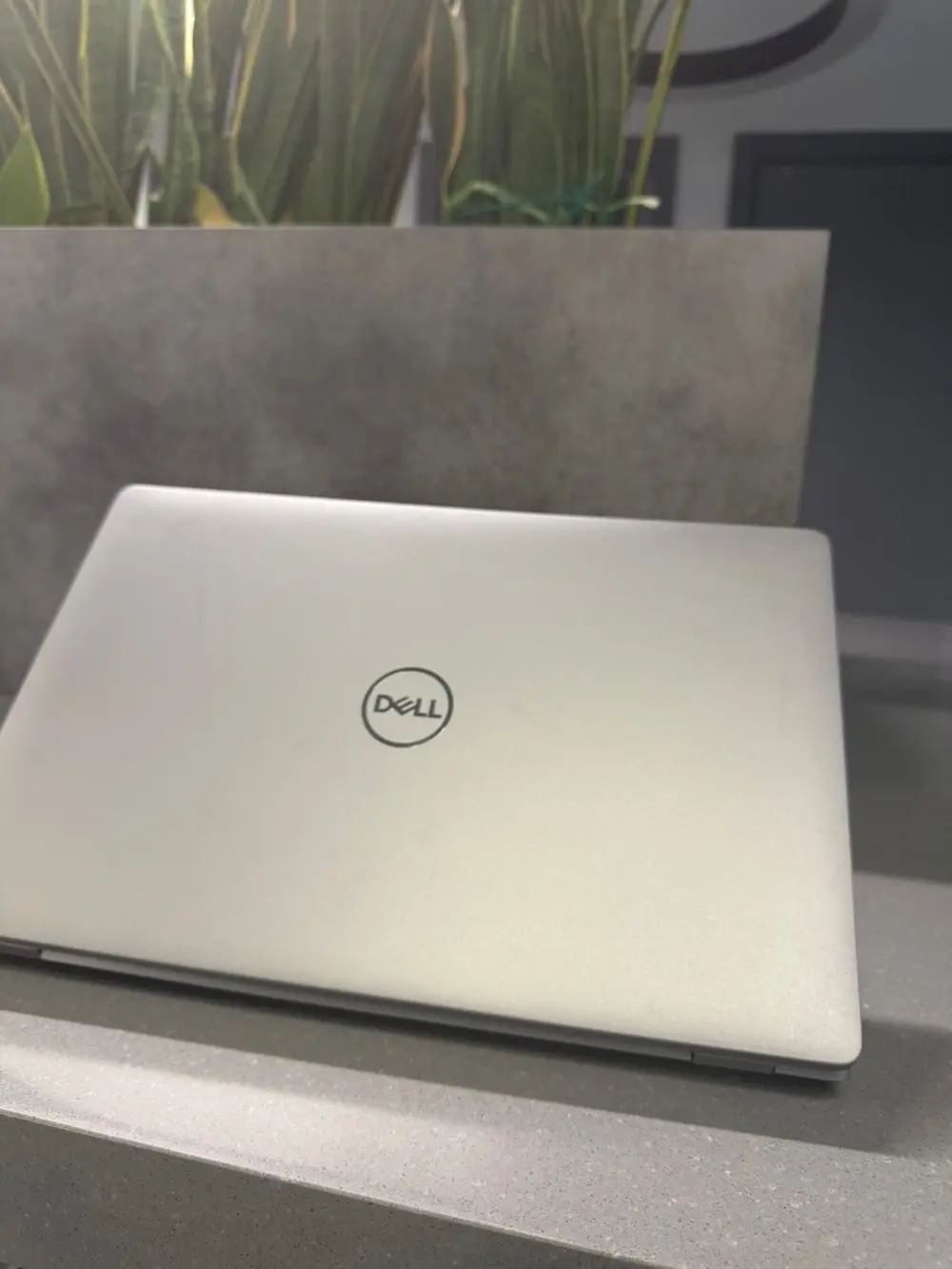Laptop Dell Latitude بحالة الجديد