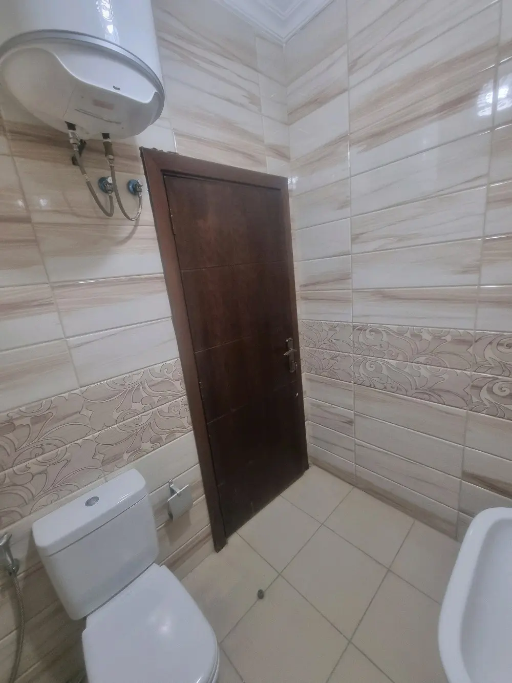 من المالك شقة طابق ثاني مساحة ١٧٧  عمان البيادر اول ابو السوس خلف مسجد حسين خواج