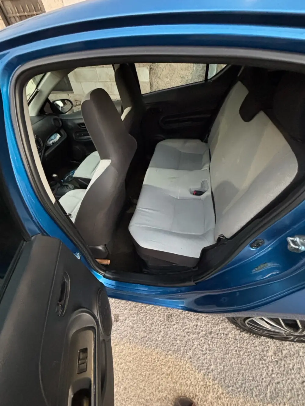 تويوتا بريوس سي للبيع