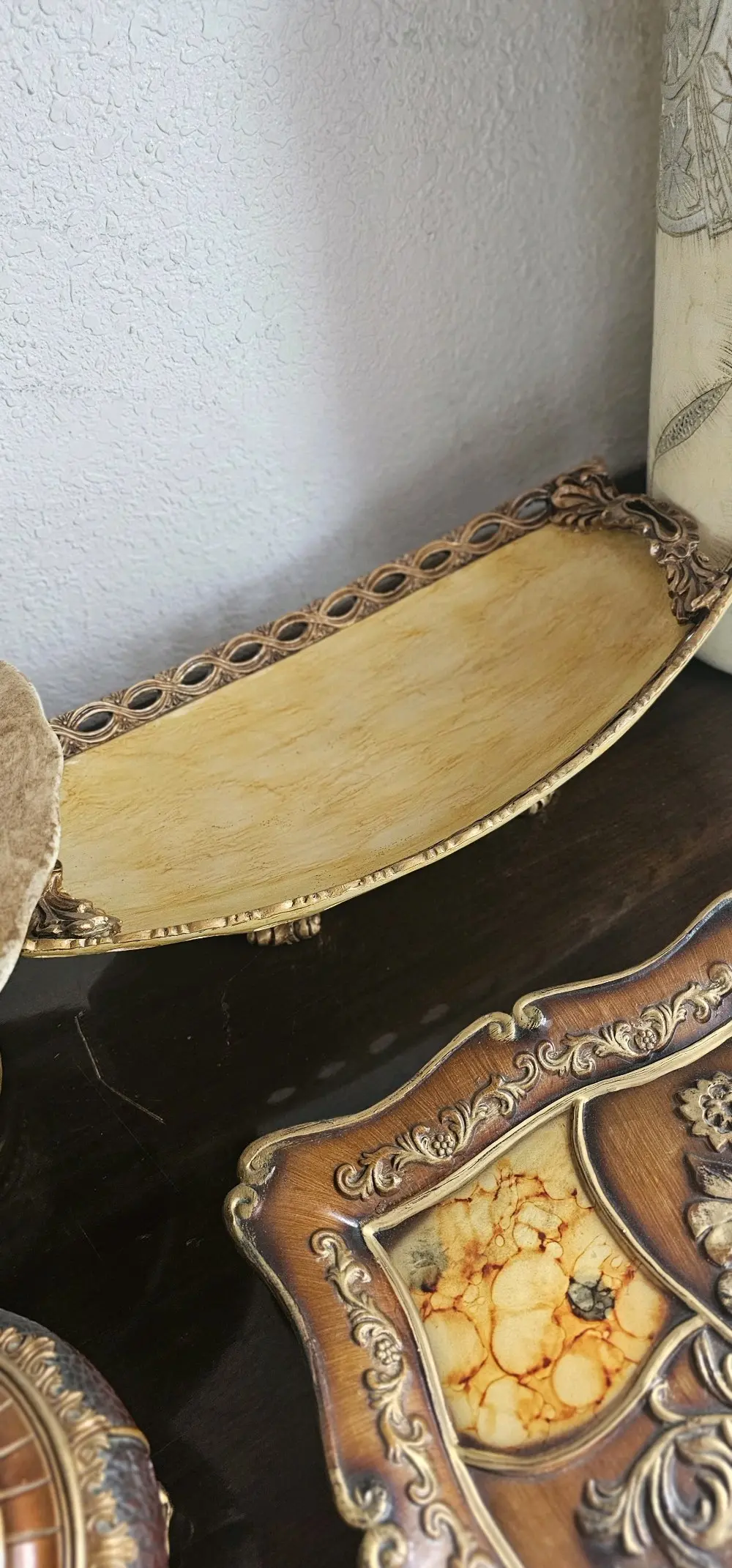 تحف فنية كلاسيكية فاخرة بطراز أوروبي أنيق – قطع ديكور مميزة للبيت أو المكتب تحف