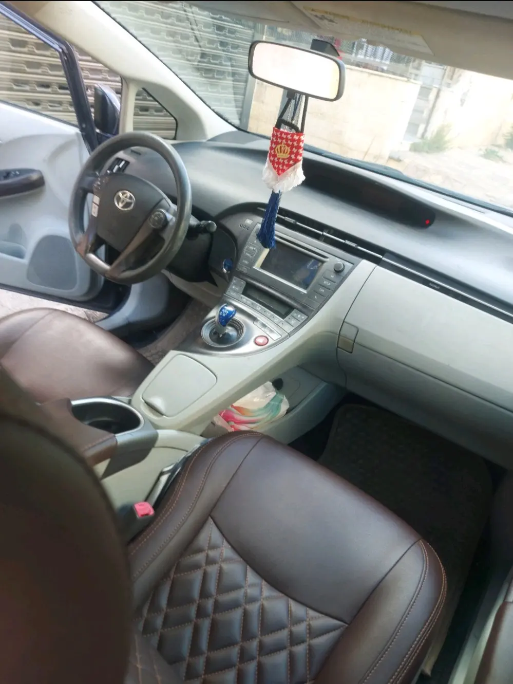 تويوتا بريوس للبيع