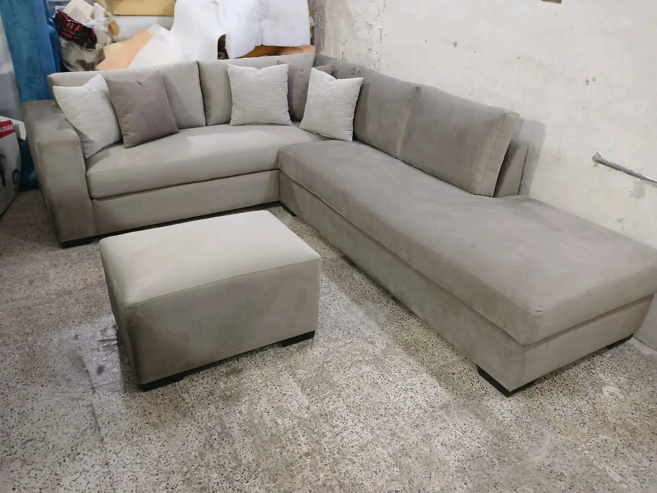 🧵🪡 مشغل بيت التنجيد 🪡🛋️نقوم بـ تنجيد وتفصيل الكنب والكورنرات والتخت بجميع الأشكال