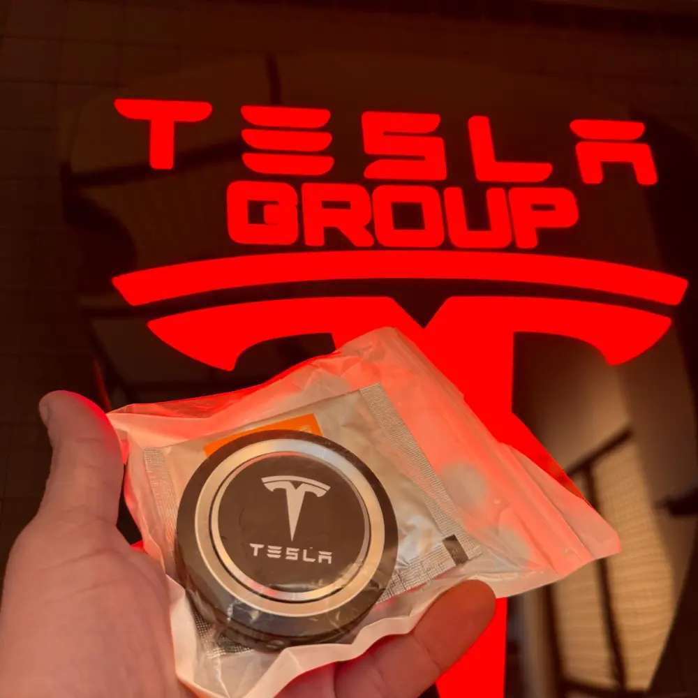 اكسسوارات سيارات تسلا