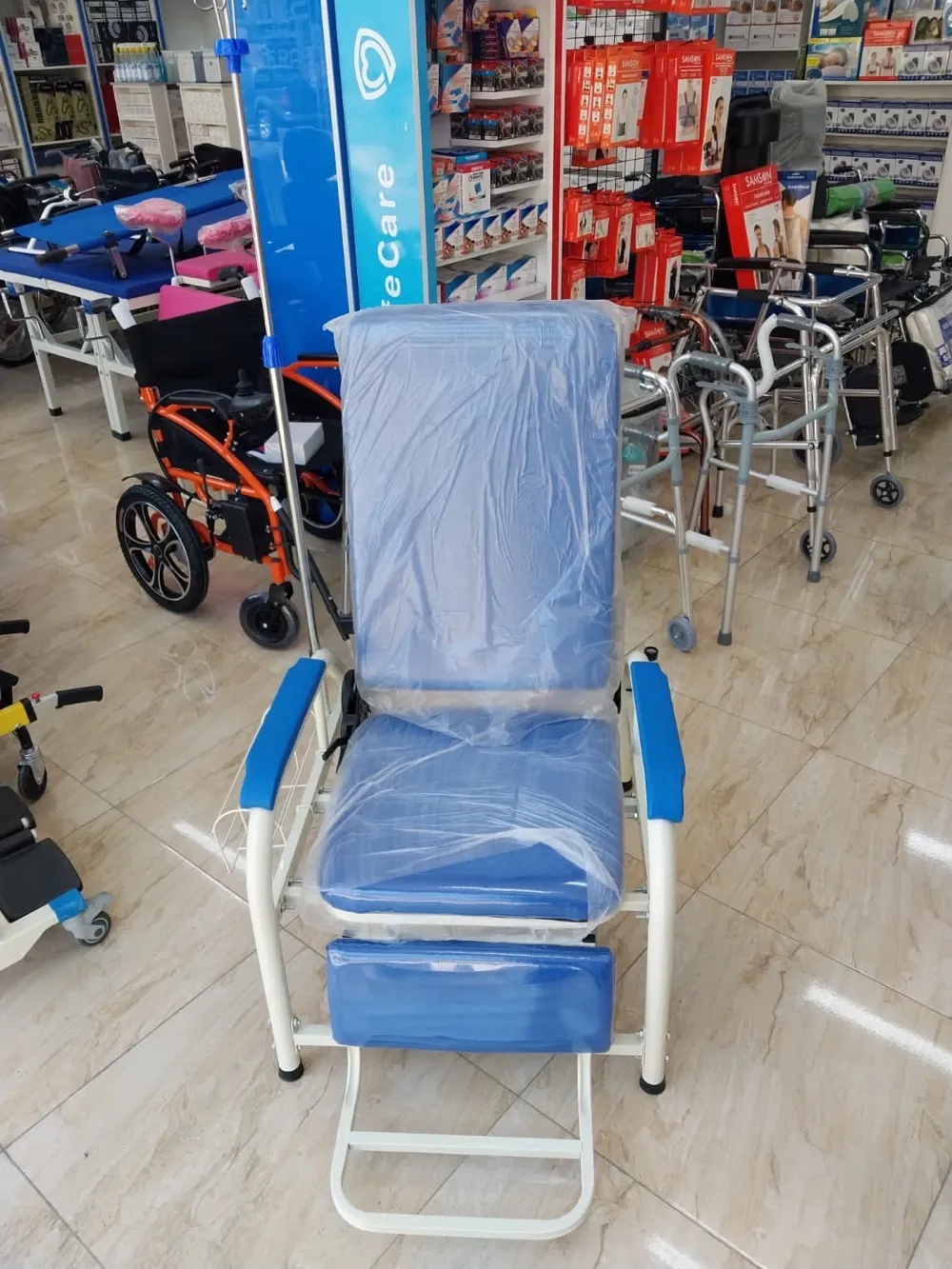 الاسرة الطبية و أثاث العيادات