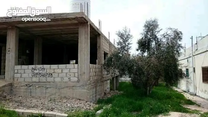 بيت عظم مسطح كبير بقريه الطيبه اربد للبيع بسعر مغري