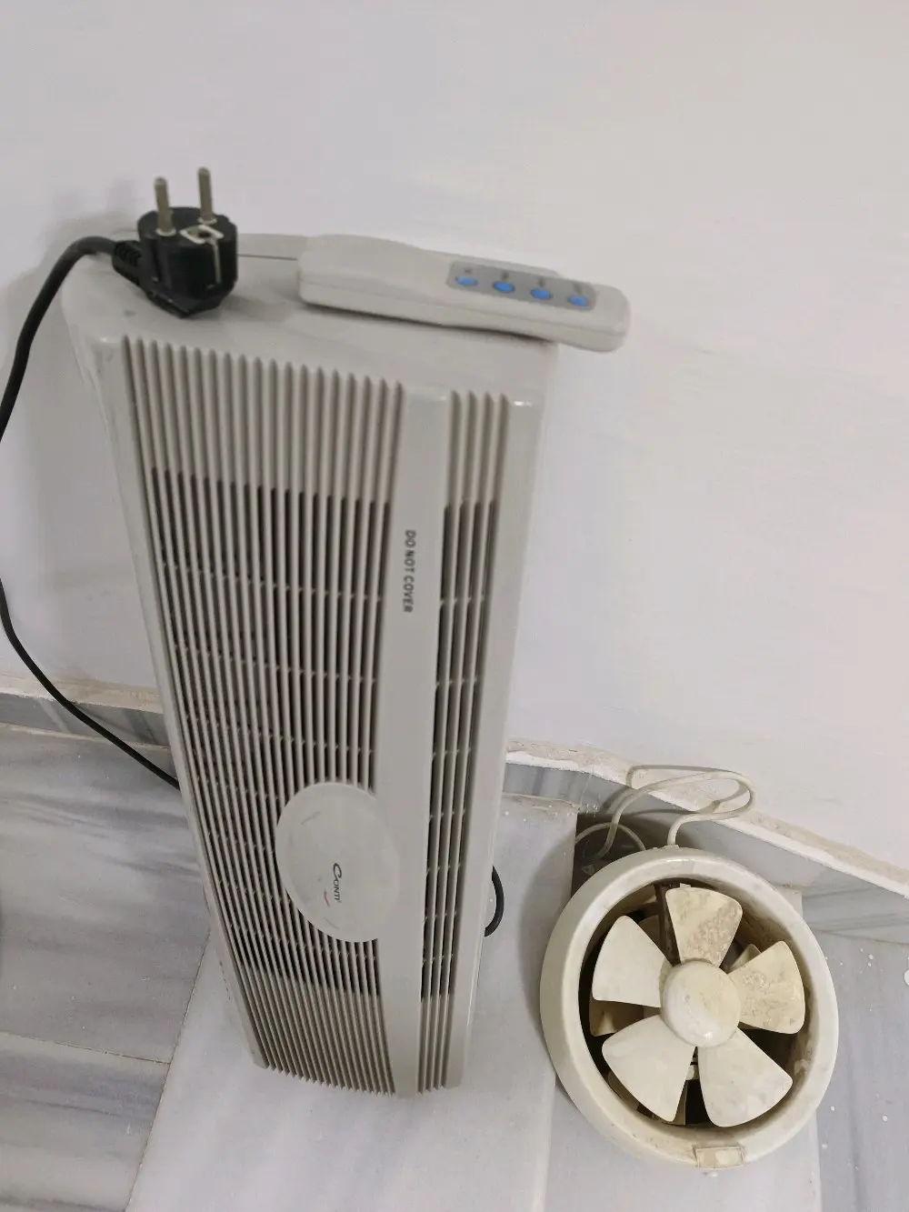 سجادة عدد 2 المقاس 3*380  ، مكنسه ، صوبة ، مكيف دفية حامي ، شفاط عدد2