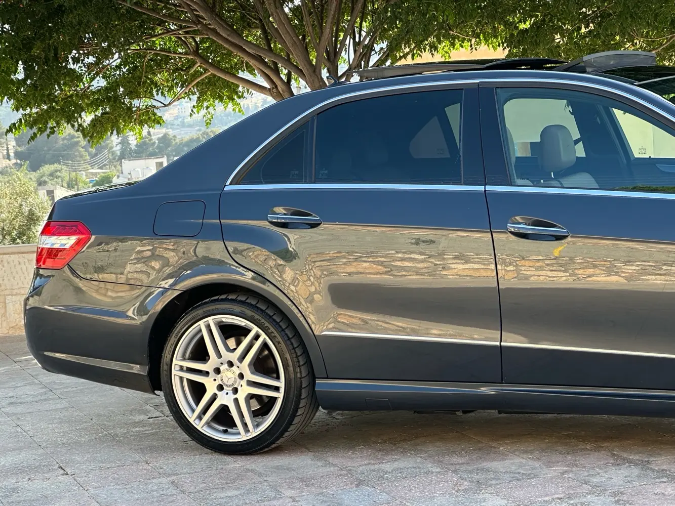 🚘 مرسيدس E200 AMG – موديل 2013 | فل أوبشن | واجهة رياضية