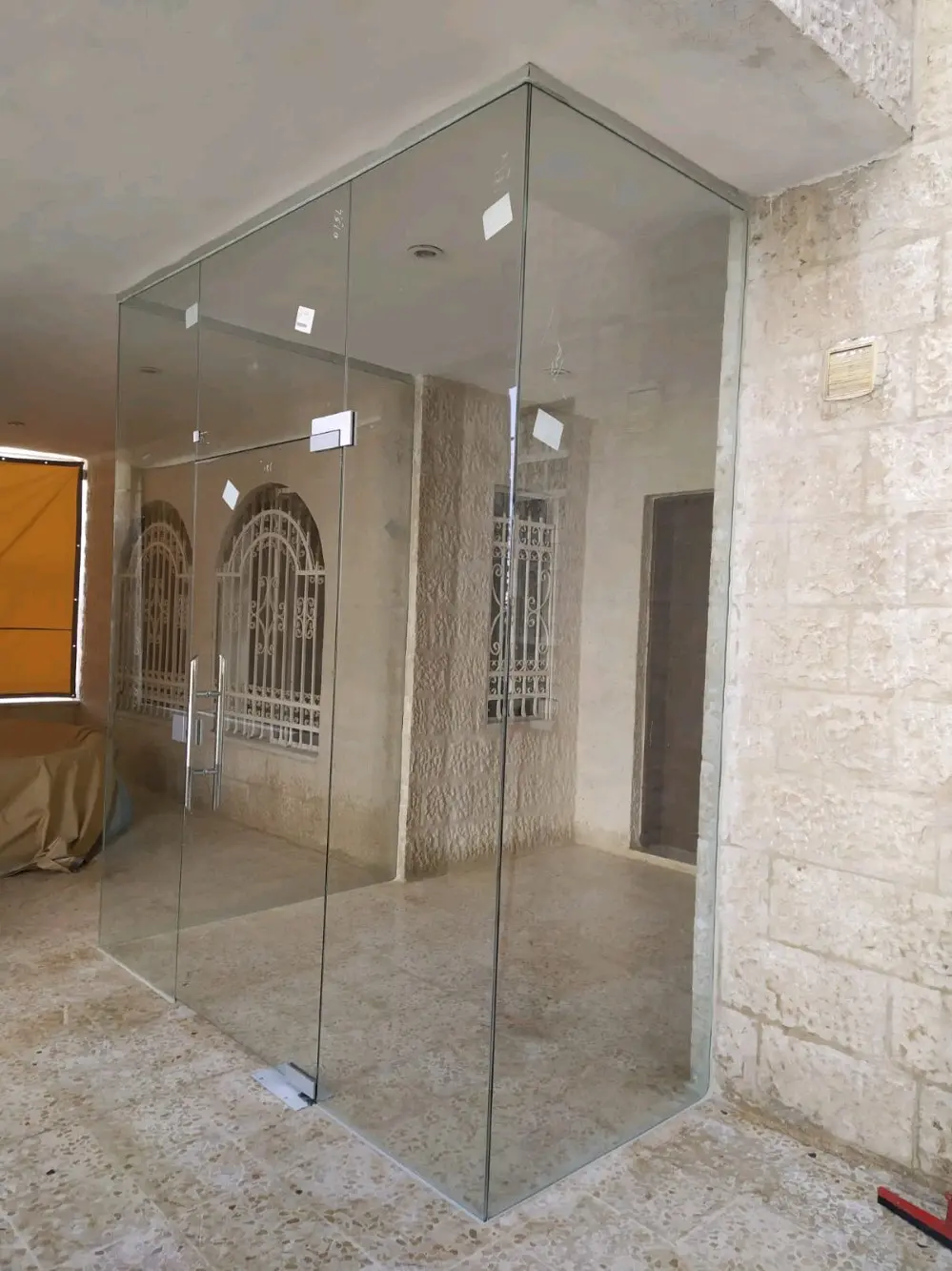 ابوشقرة للسيكوريت والزجاج