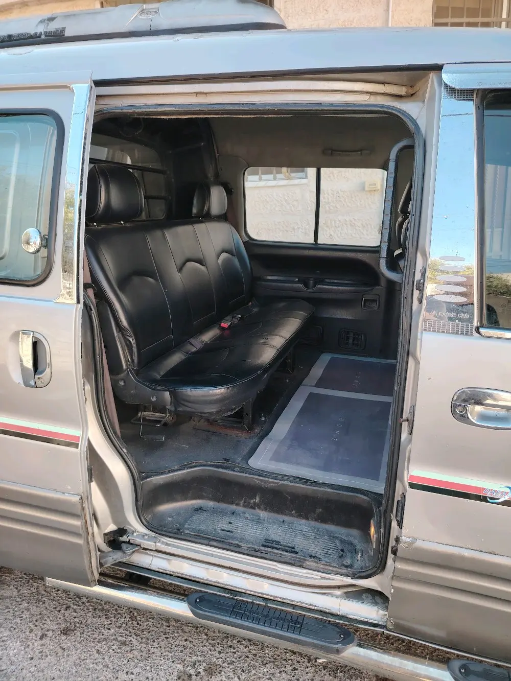 باص ستاركس للبيع موديل 2003