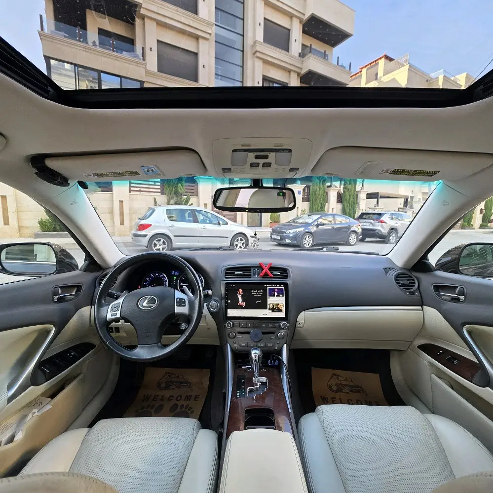 لكزس is250 موديل 2012 اعلى مواصفات ممشى قليل بسعر مميز