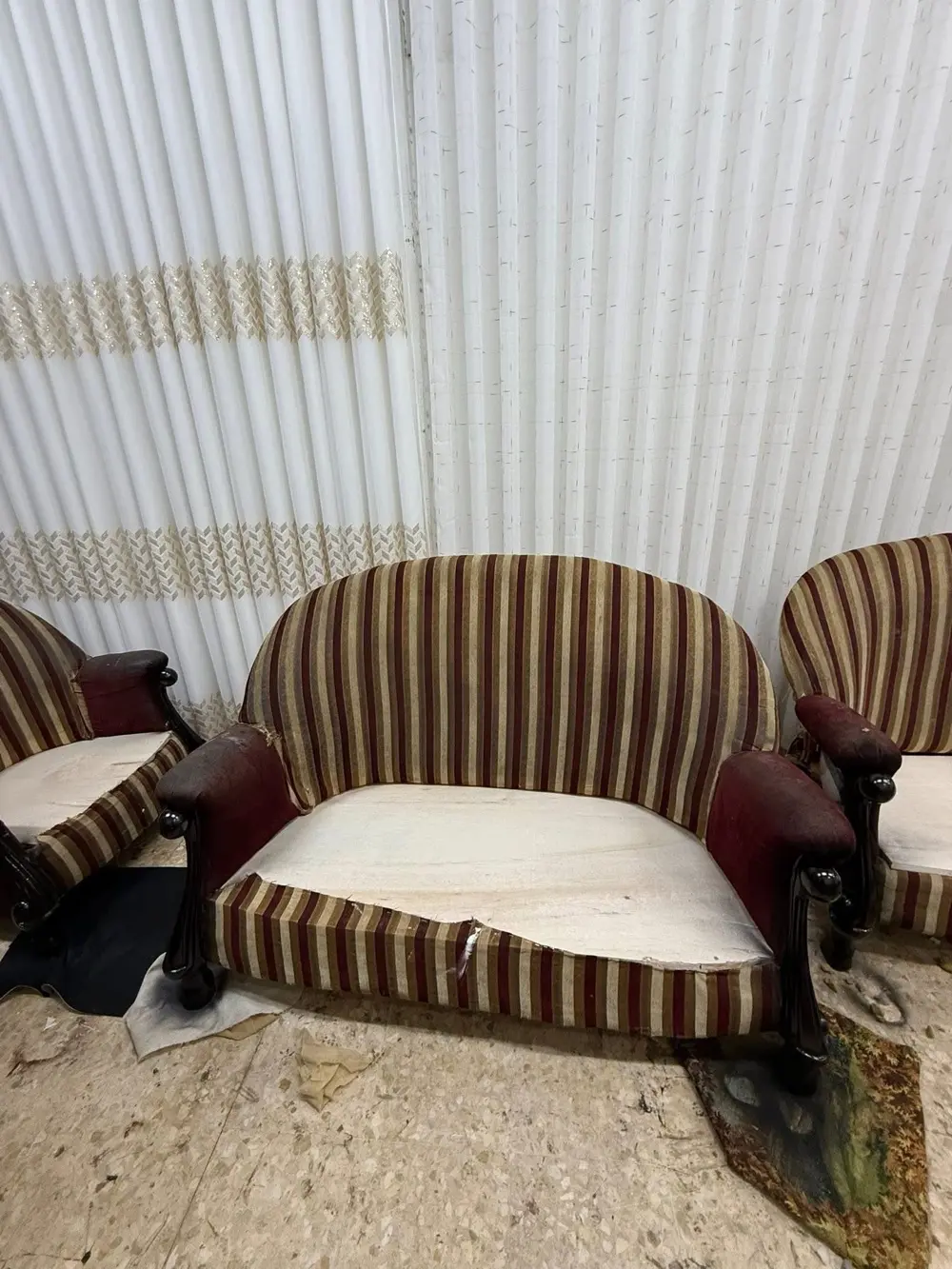 مشغل جوري للكنب والستائر