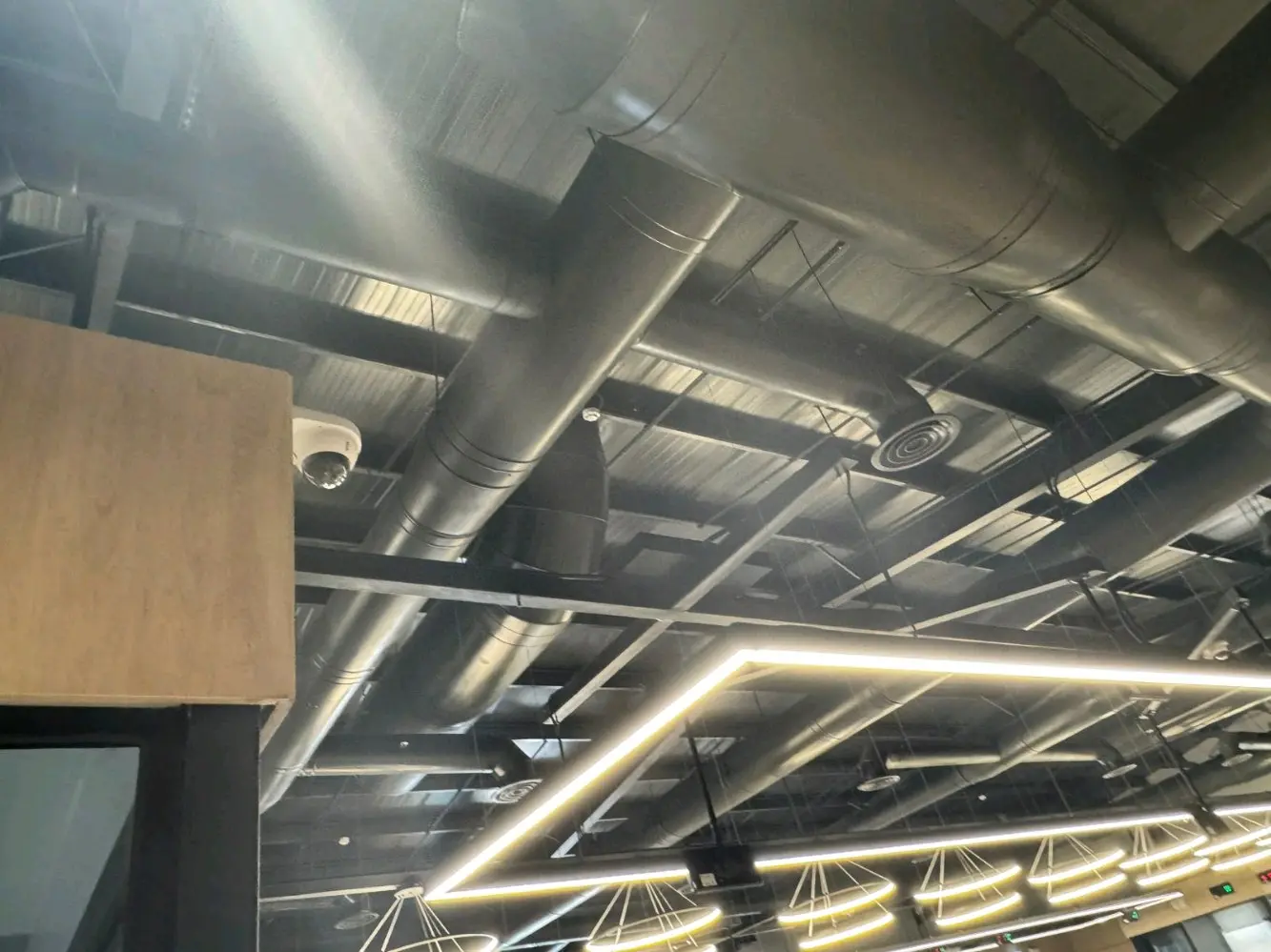 فني كهربائي