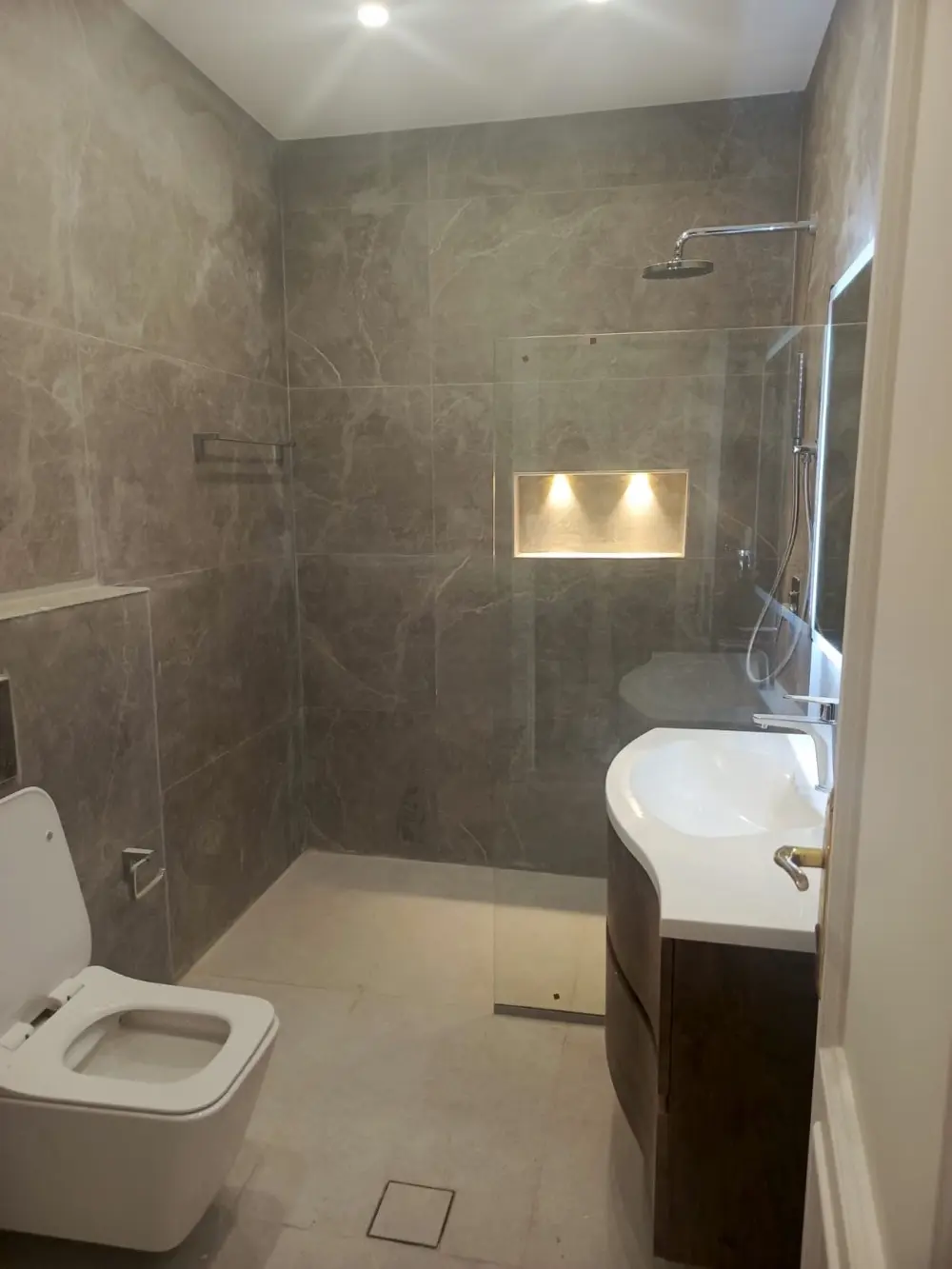 تجديد حمامات تحت اشراف هندسي