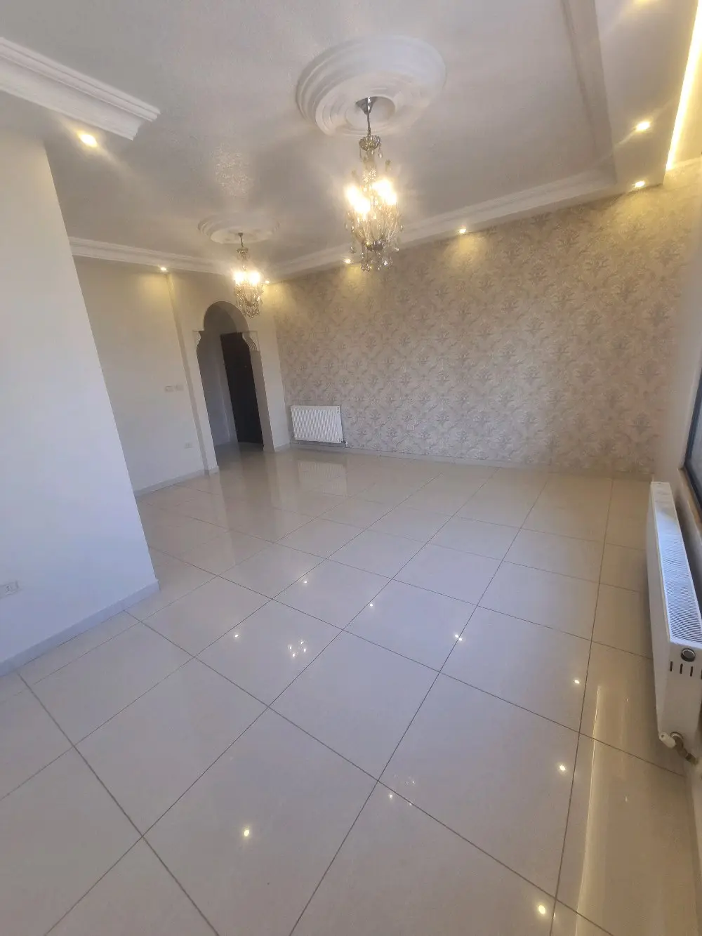 من المالك شقة طابق ثاني مساحة ١٧٧  عمان البيادر اول ابو السوس خلف مسجد حسين خواج