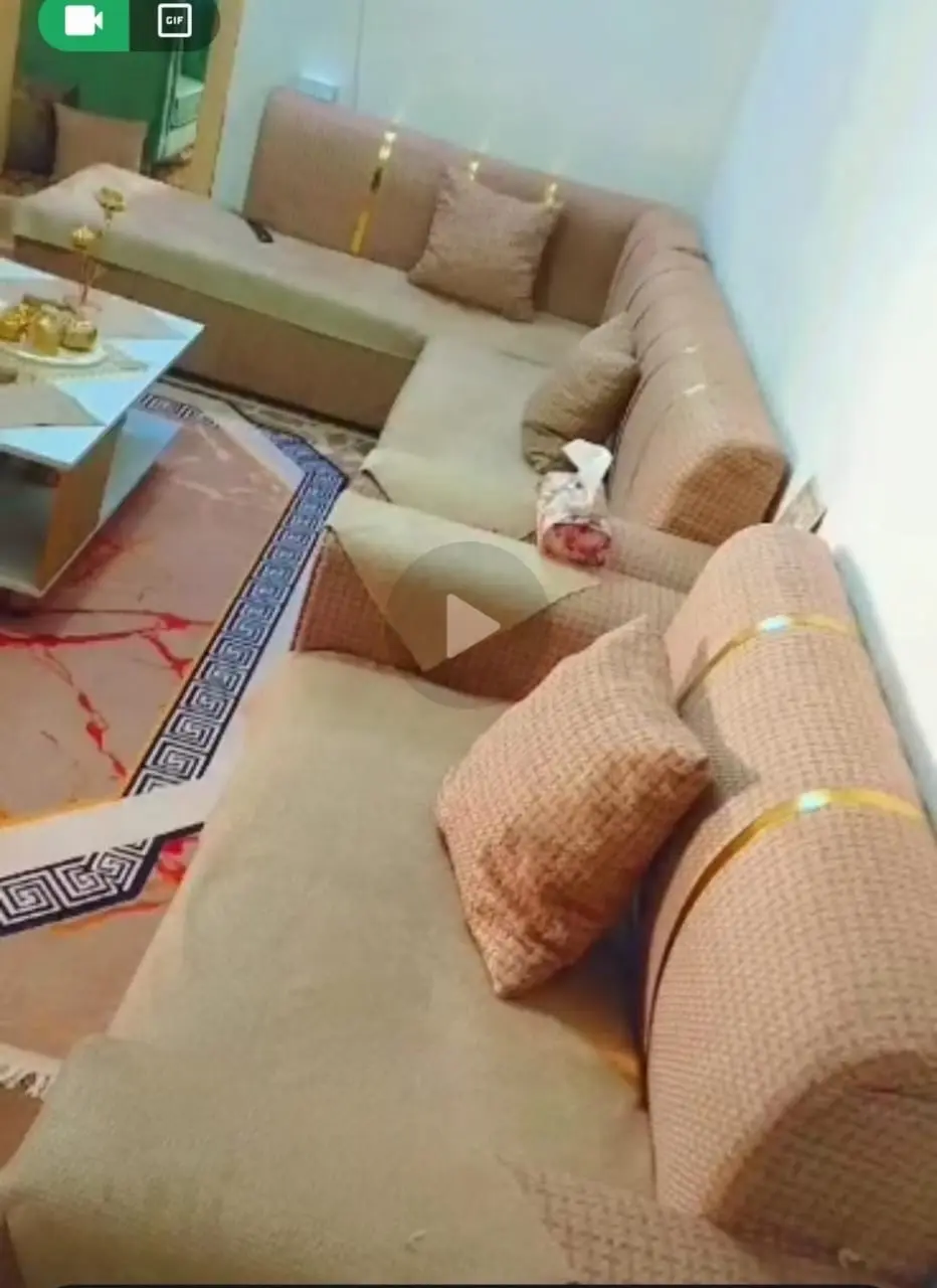 كورنر للبيع يوجد كسر بسيط