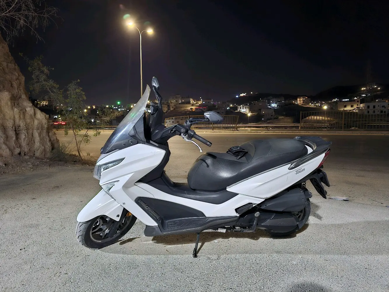 سكوتر كيمكو  xtown 250cc للبيع