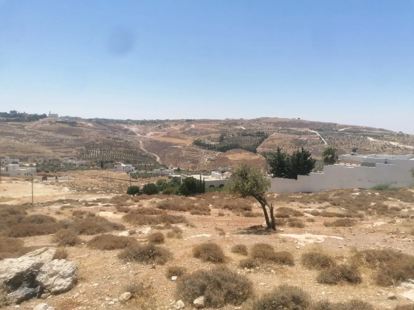 أرض سكنية بأطلالة رائعة