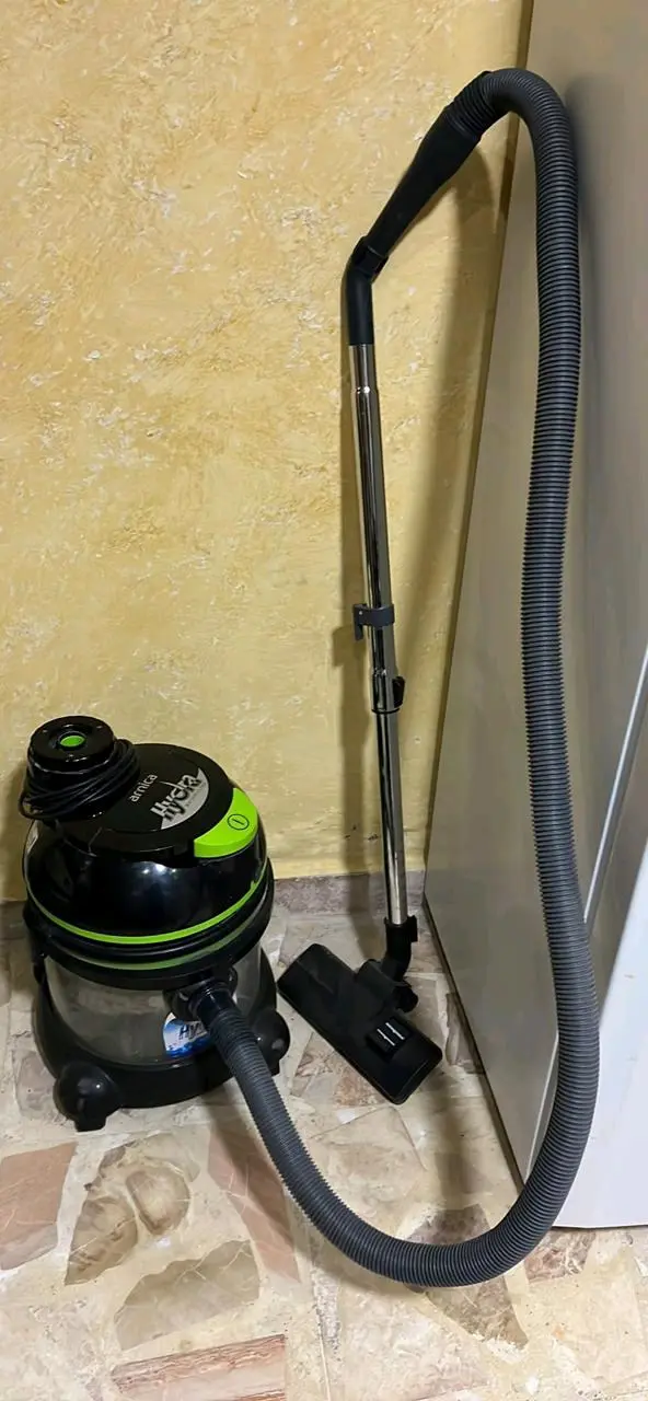 سجادة عدد 2 المقاس 3*380  ، مكنسه ، صوبة ، مكيف دفية حامي ، شفاط عدد2