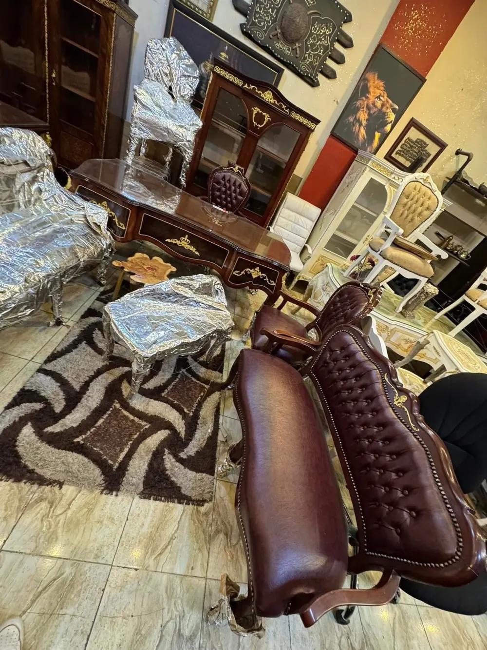 أثاث مكتبي جديد مستورد من مصر بأفضل انواع الخشب الزان والنحاس