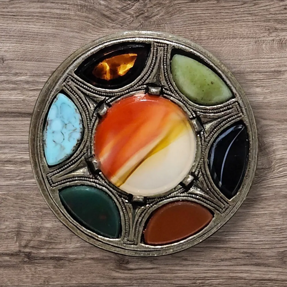 دبوس بروش اسكتلندي